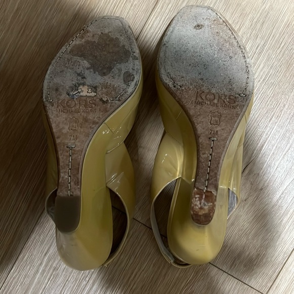 Michael Kora Nude Beige Patent Leather Peep Toe Wedge - Picture 10 of 17